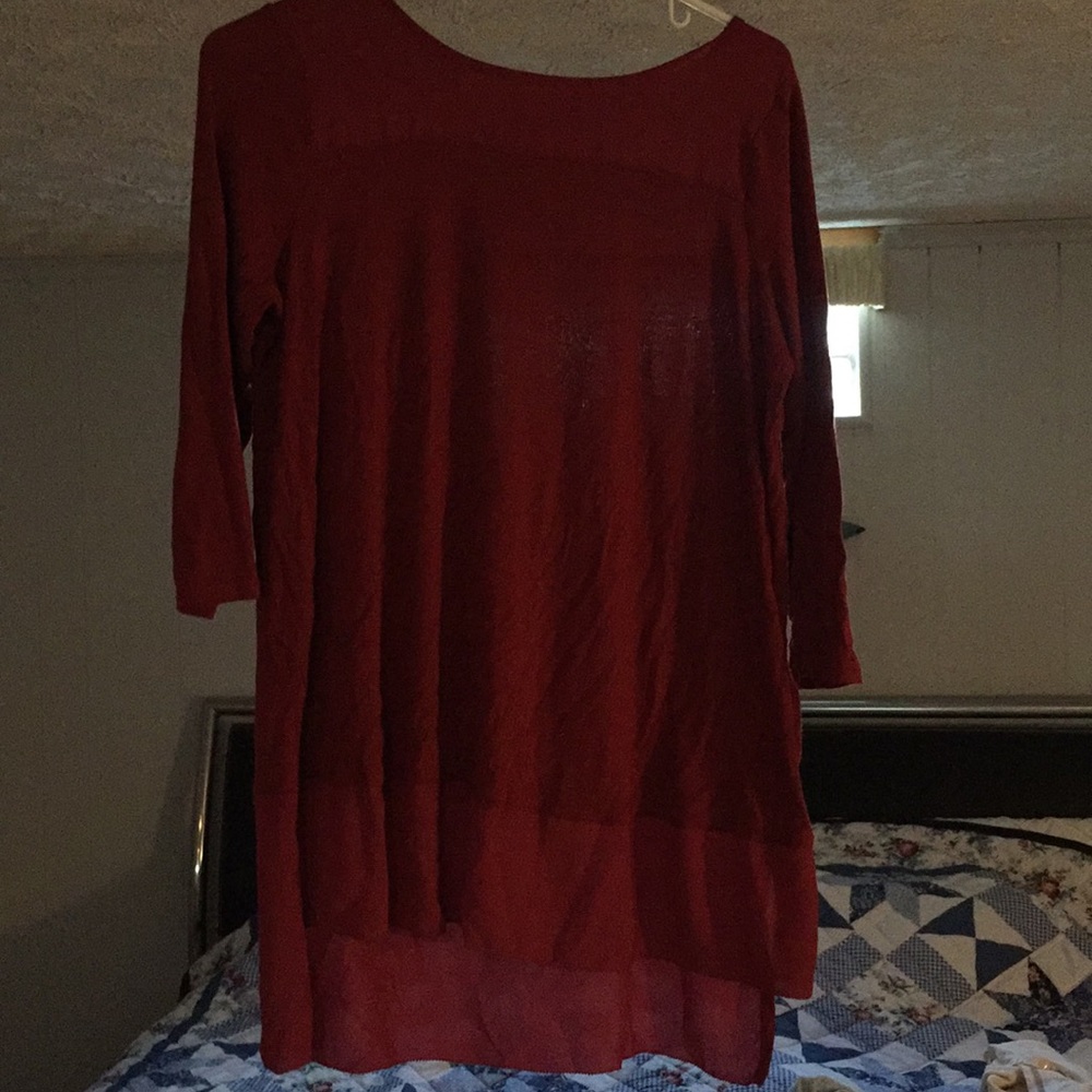A.glow maternity shirt